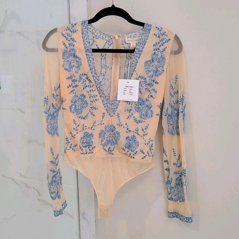 SOLD🎉 Honey Punch Vici embroidered bodysuit